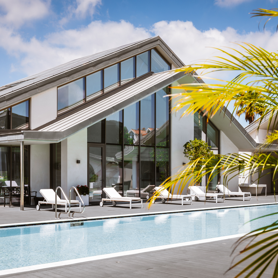 Image of Sea Recovery’s pool area — addiction recovery in Marbella, near Spain, showcasing personalised care and serene surroundings.