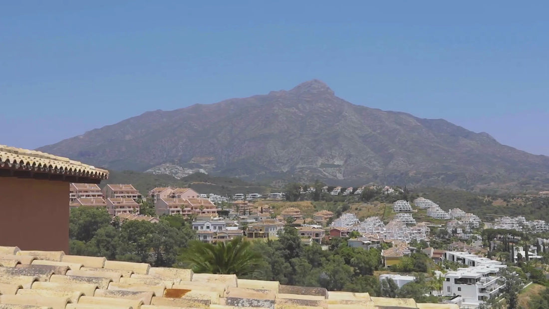 Video showing Sea Recovery’s secondary accommodation — luxury rehab in Spain, near Marbella, filmed in a calm, luxury setting.